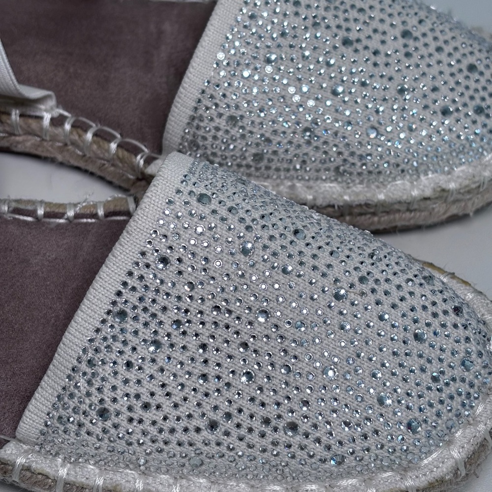 Kenneth Cole Reaction Luna Silver Rhinestone Espadrille Flat Sandal Size 10 NWOB - Picture 8 of 12